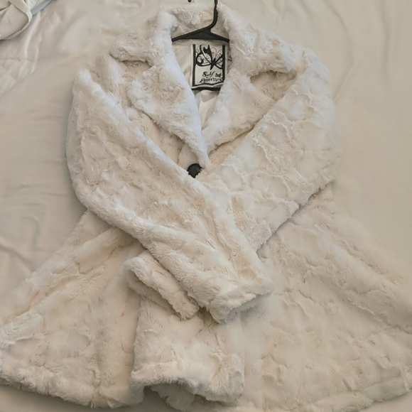 Super soft faux fur button jacket - Picture 1 of 5